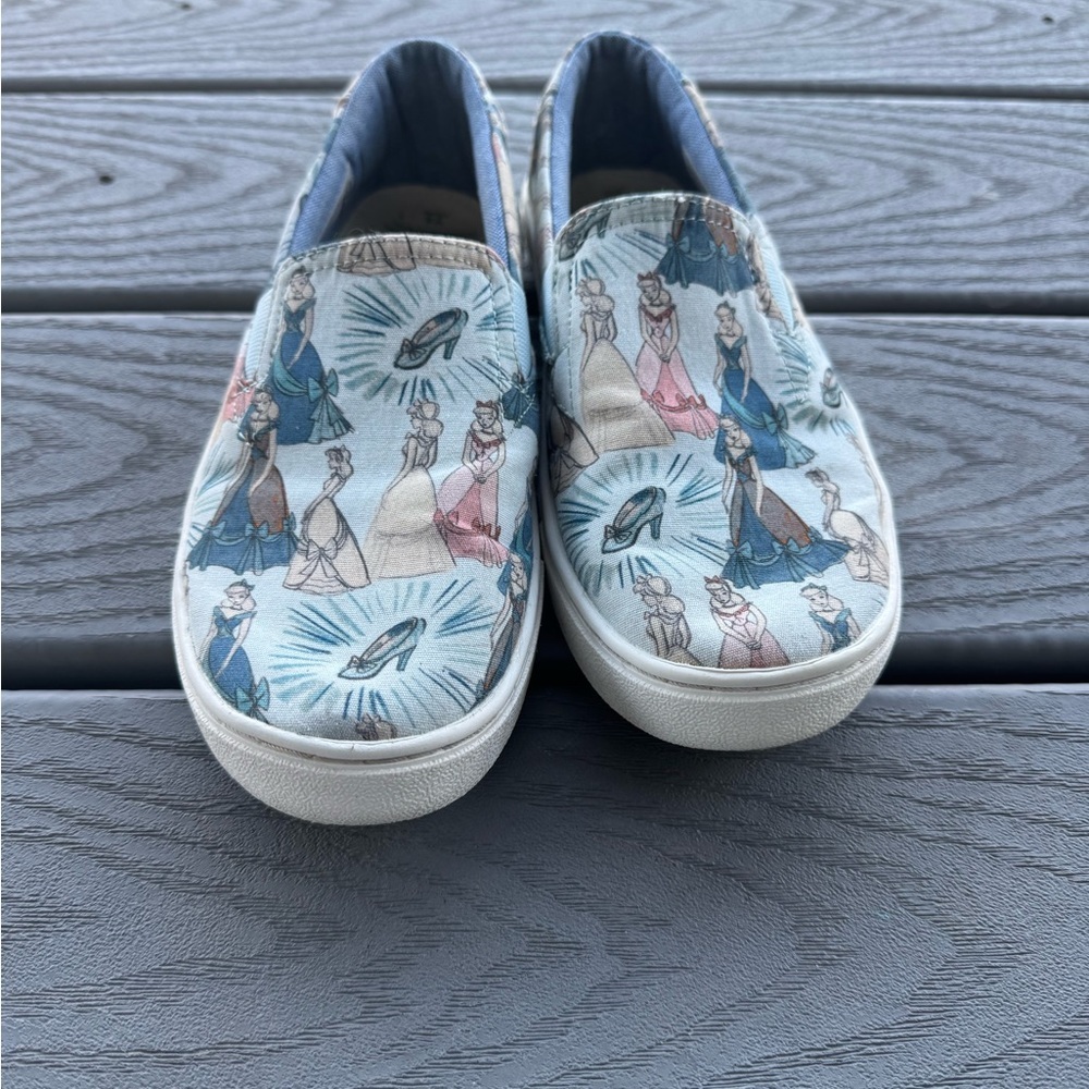 TOMS x Disney Princess Slip On Sneakers Women’s Size 4 Cinderella - Picture 2 of 8